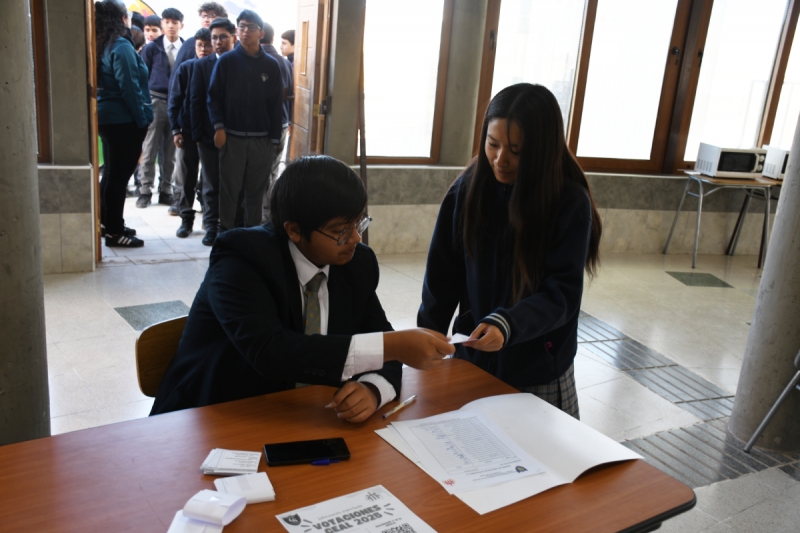 Más de 990 estudiantes participaron en exitosas elecciones del CEAL 2025